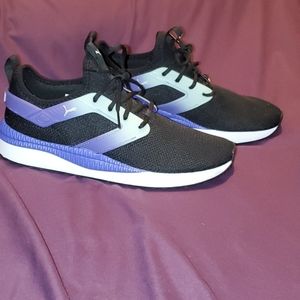 Women's puma tennis shoes size 11